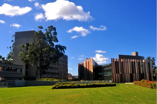 奧克蘭大學掛科申訴輔導費用是多少？